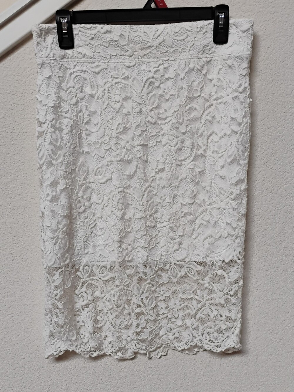 H&M White Lace Pencil Skirt